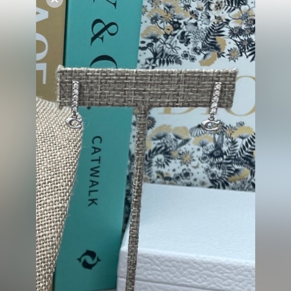 🌟♥️ COACH Signature Pave Bar Stud Earrings Silvertone♥️🌟LIKE NEW - Picture 8 of 8